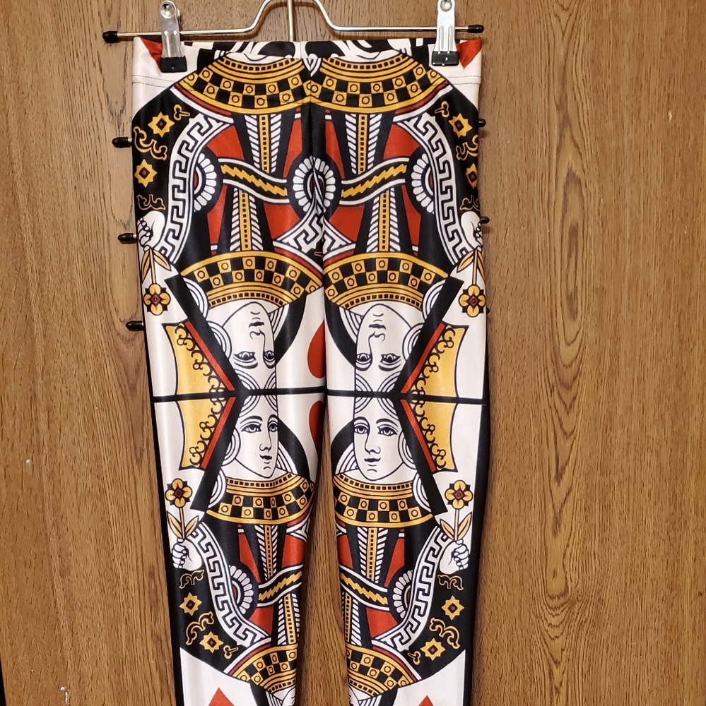 Queen of Hearts Leggings